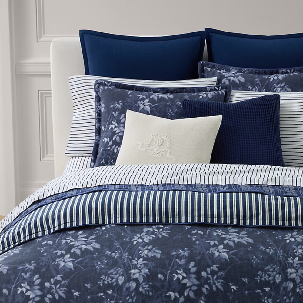 Ralph Lauren  Caterina king duvet and 2 shams set - Picture 4 of 6